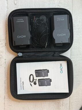 Movo WMic10-P Wireless Microphone System in case